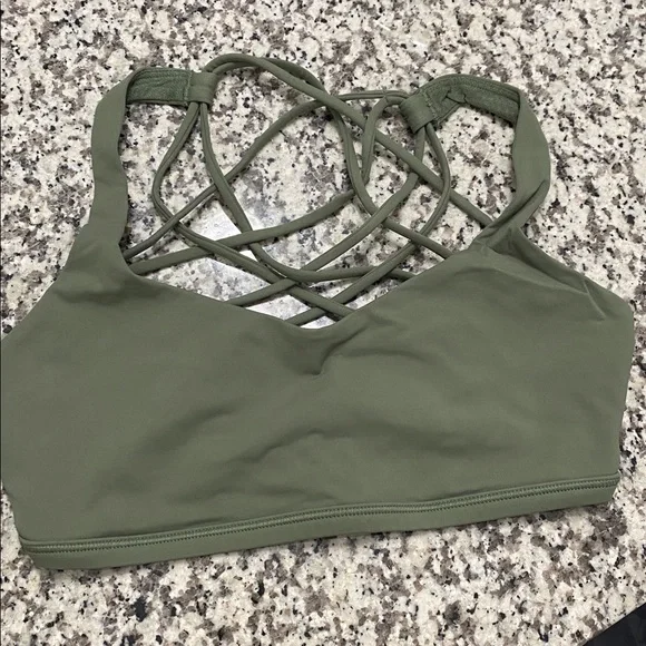 lululemon free to be wild bra - Picture 1 of 3